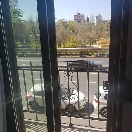 Domus Valencia Apartamentos Centro Frente A Torres De Serrano Экстерьер фото